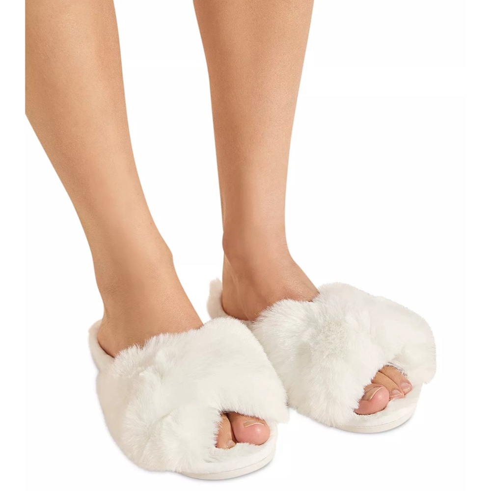 Eberjey
Women's Plush Faux Fur Slippers